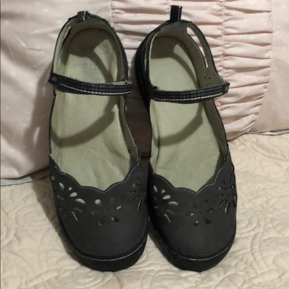 JBU sandals